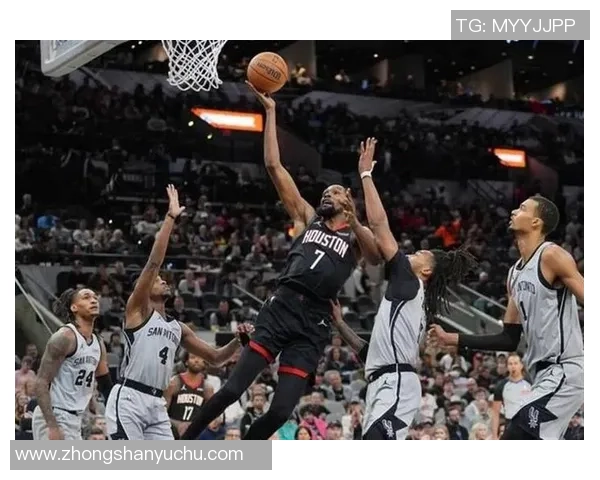 2013年圣诞大战火箭对决马刺精彩回顾与赛后分析